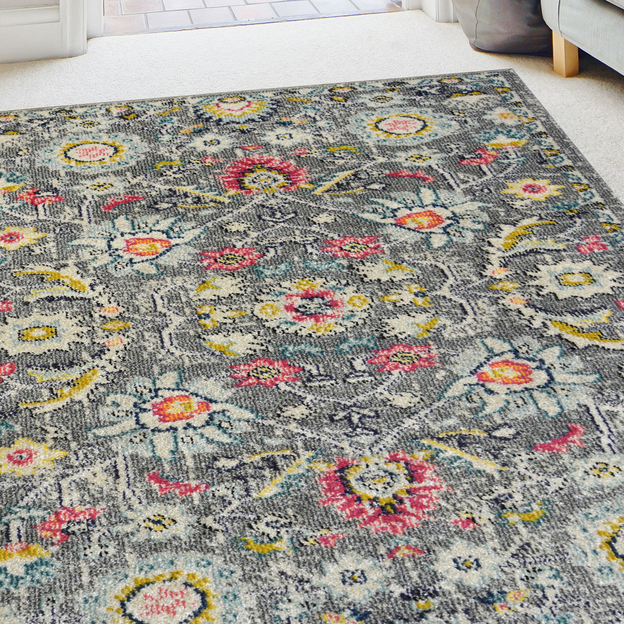 Villa Vintage Modern Floral Rugs In Multi